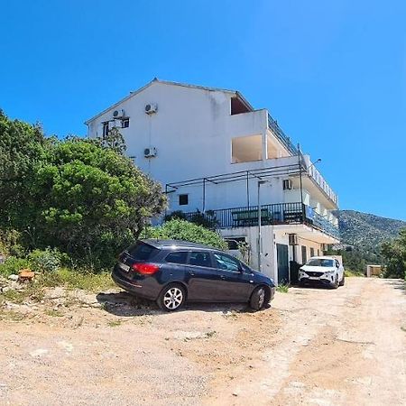 Apartments Ana I Ante Punta Milna  Buitenkant foto